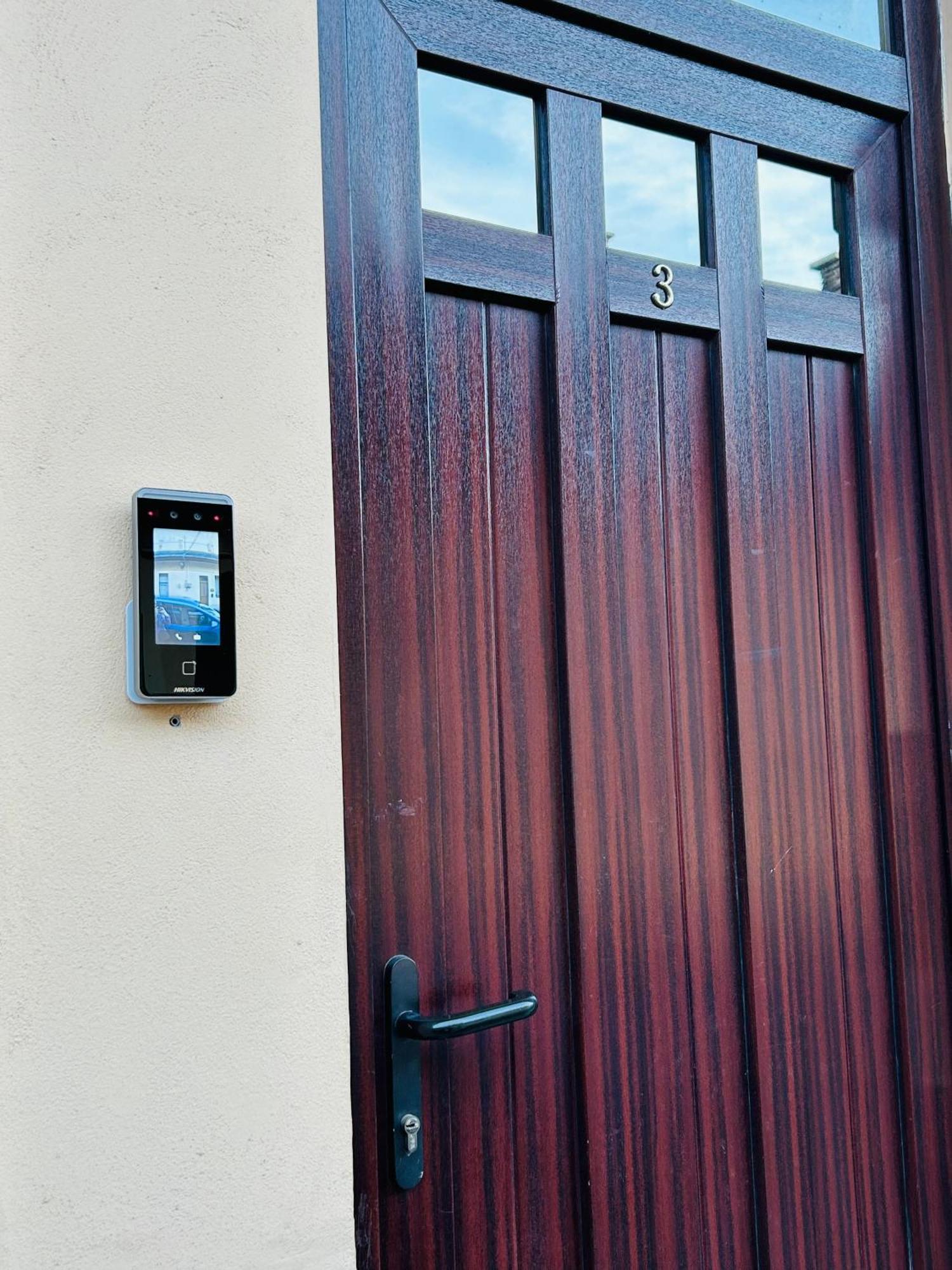 Altidude Ultra Central - Private Parking Cluj-Napoca Eksteriør billede